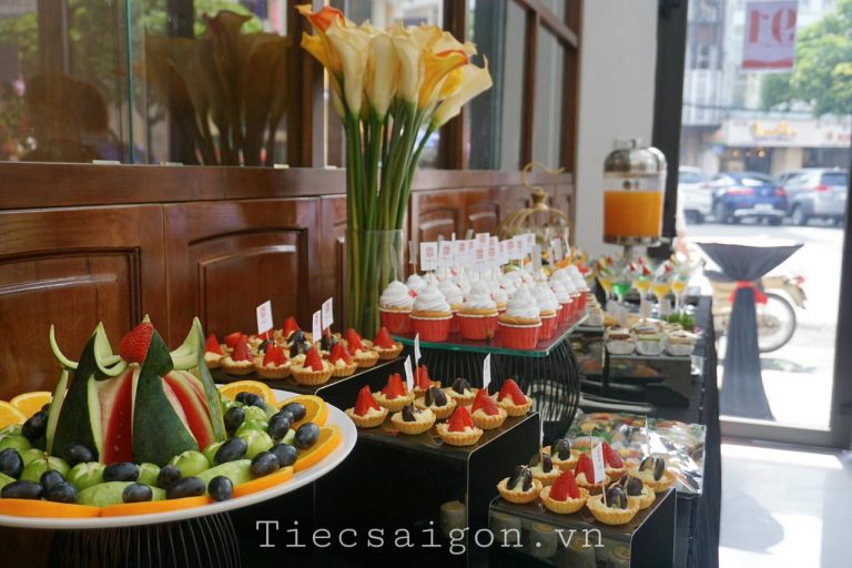 tiệc trà bánh ngọt