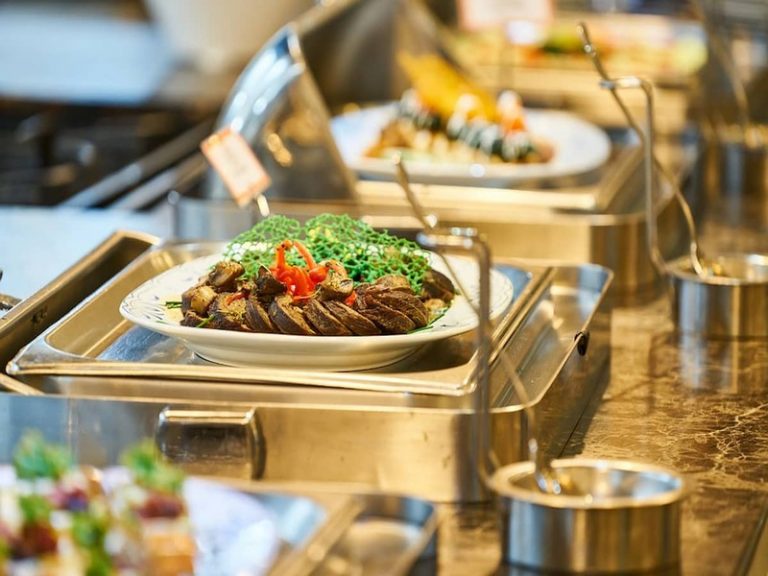 cach-to-chuc-tiec-buffet-tai-nha