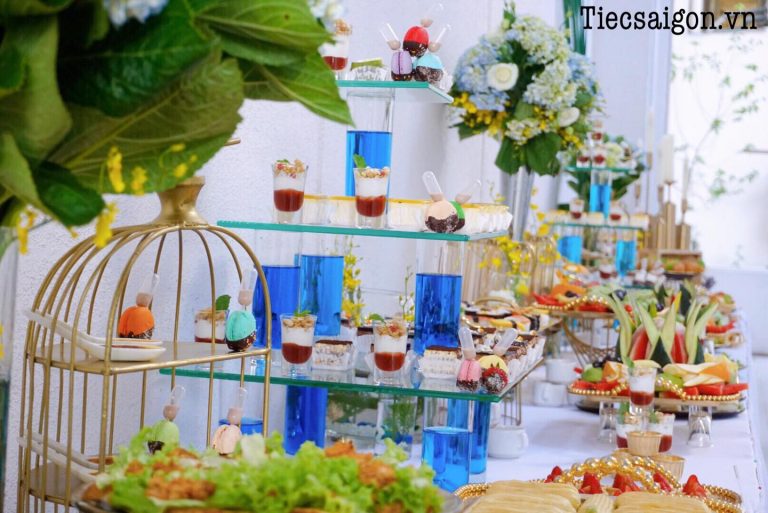 dat tec buffet o quan tan phu