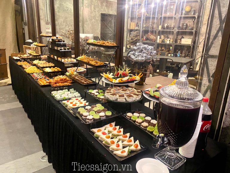 dat tiec buffet o quan 10