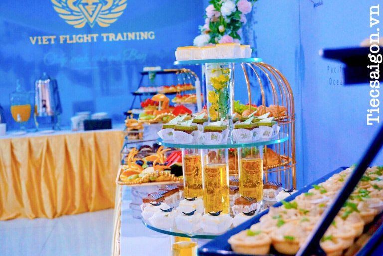 dat tiec buffet o quan 12