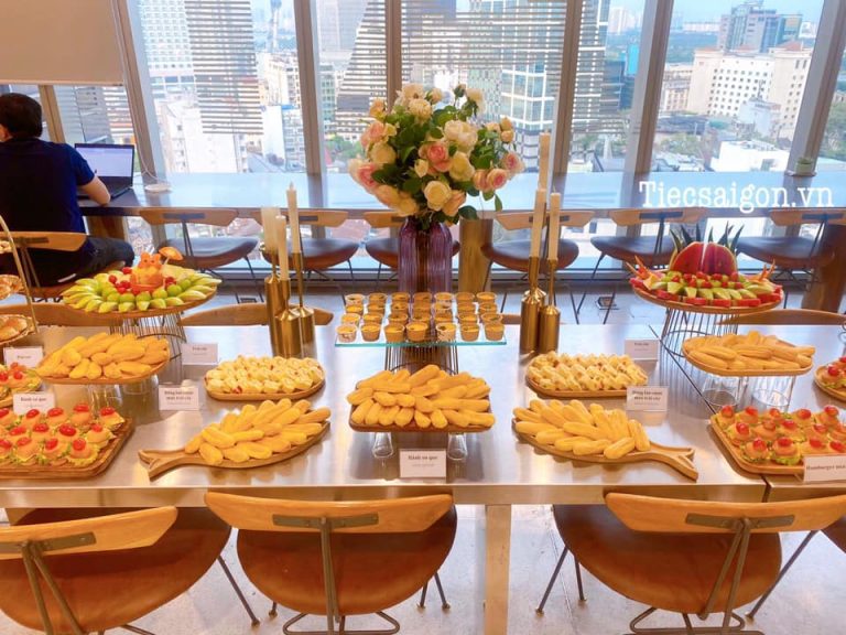 dat tiec buffet o quan 7