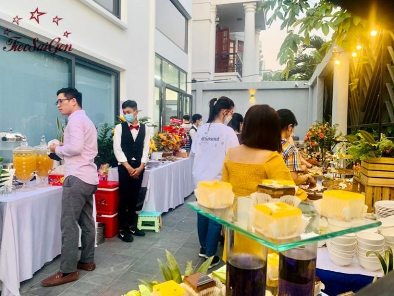 Đặt tiệc tất niên công ty
