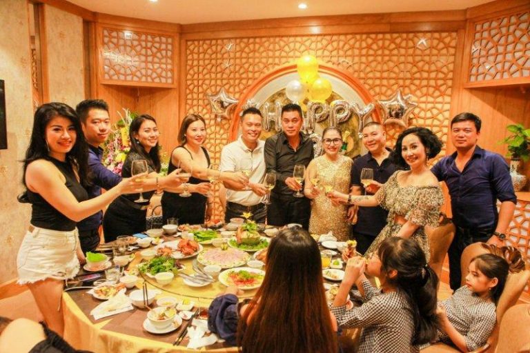 thuc don bua tiec lien hoan dai dien